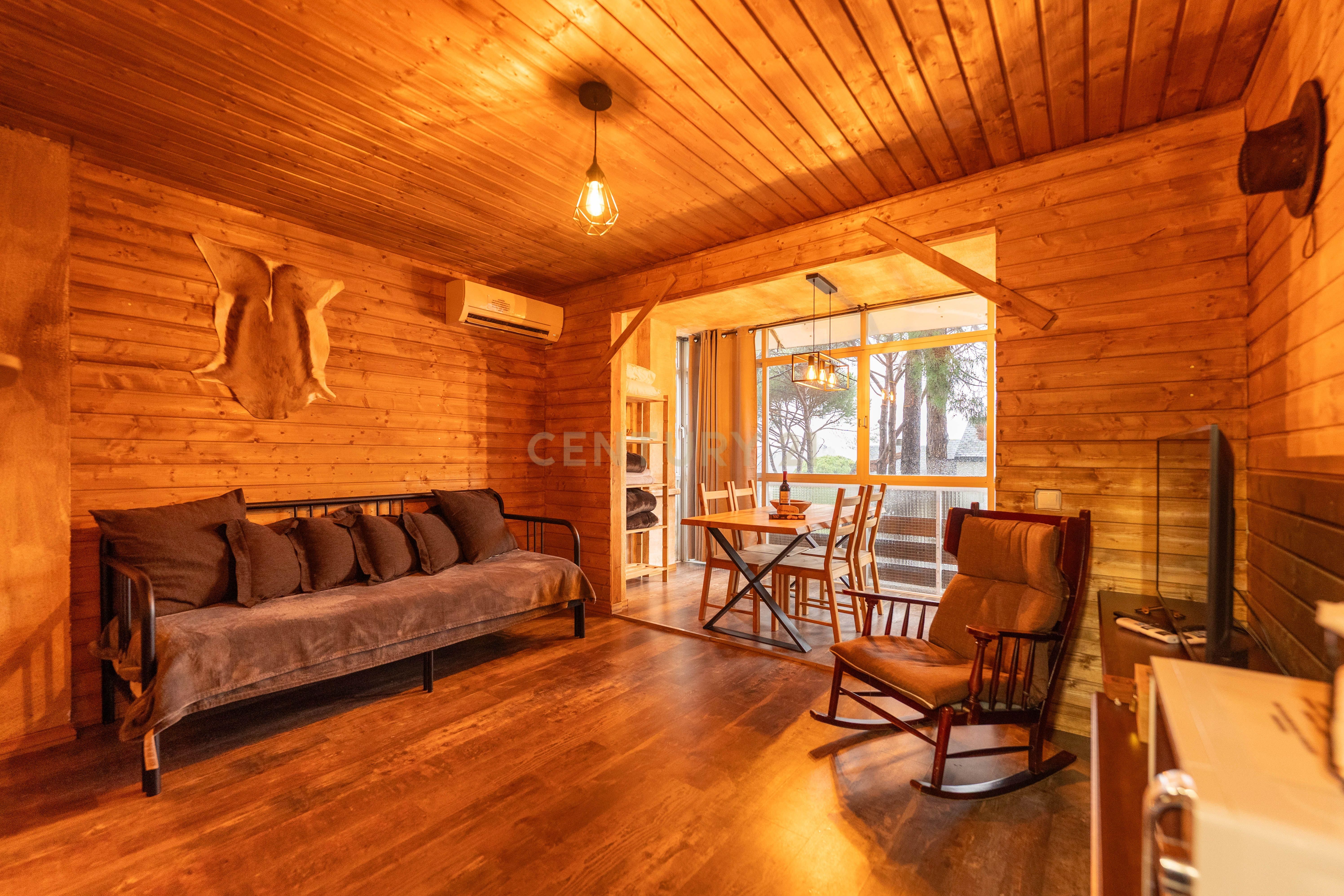 Sala d'estar de Pis en venda en San Martín de Valdeiglesias amb Aire condicionat, Jardí privat i Moblat