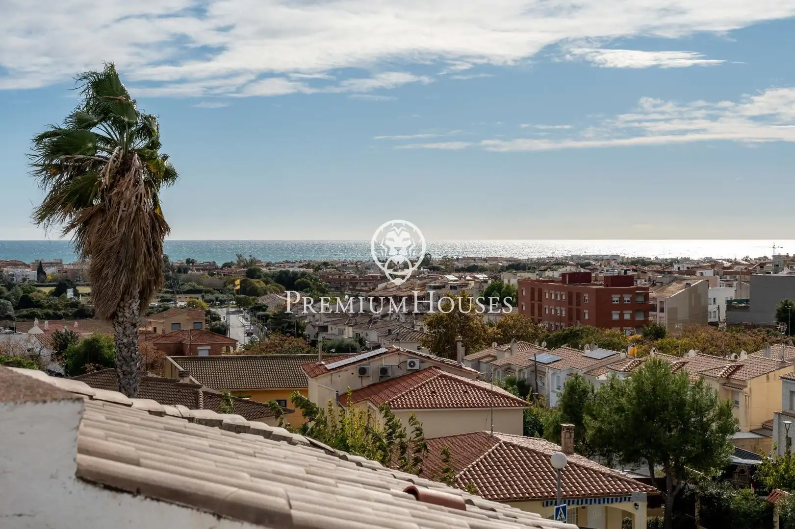 Vista exterior de Casa o xalet en venda en Vilanova i la Geltrú amb Calefacció, Jardí privat i Terrassa