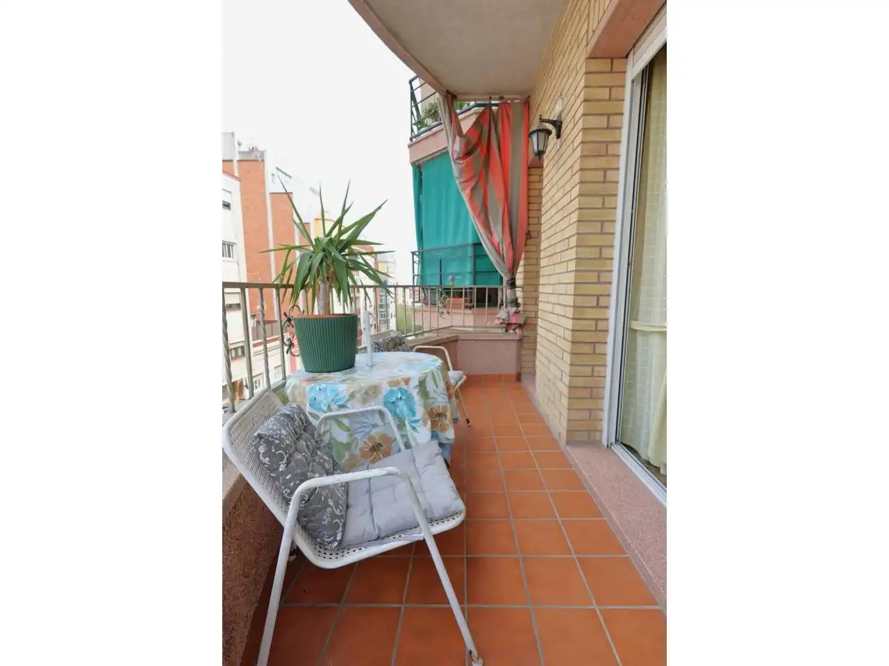 Terrasse von Maisonette zum Verkauf in L'Hospitalet de Llobregat mit Klimaanlage, Heizung und Terrasse
