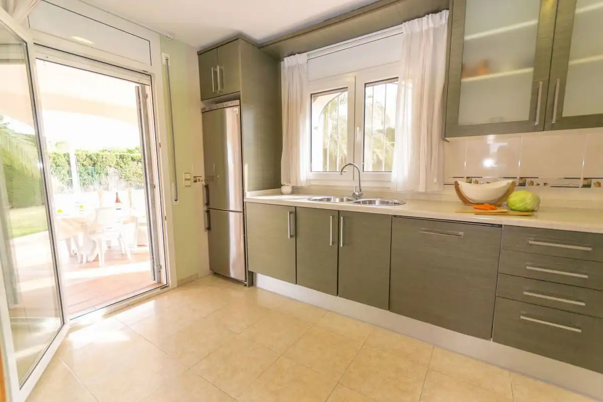 Cocina de Casa o chalet en venta en L'Ampolla con Aire acondicionado, Jardín privado y Terraza