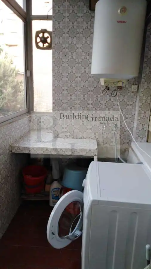 Cuina de Pis de lloguer en Granada amb Terrassa, Moblat i Microones