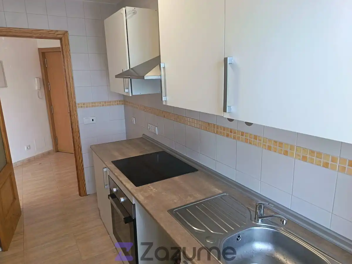 Cocina de Piso de alquiler en Fuensalida con Trastero, Horno y Se aceptan mascotas
