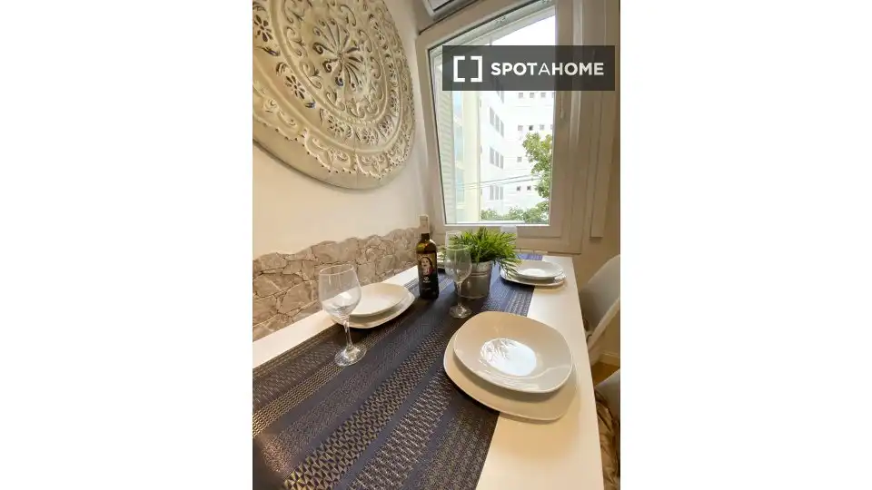 Comedor de Piso de alquiler en Madrid con Aire acondicionado, Calefacción y Amueblado