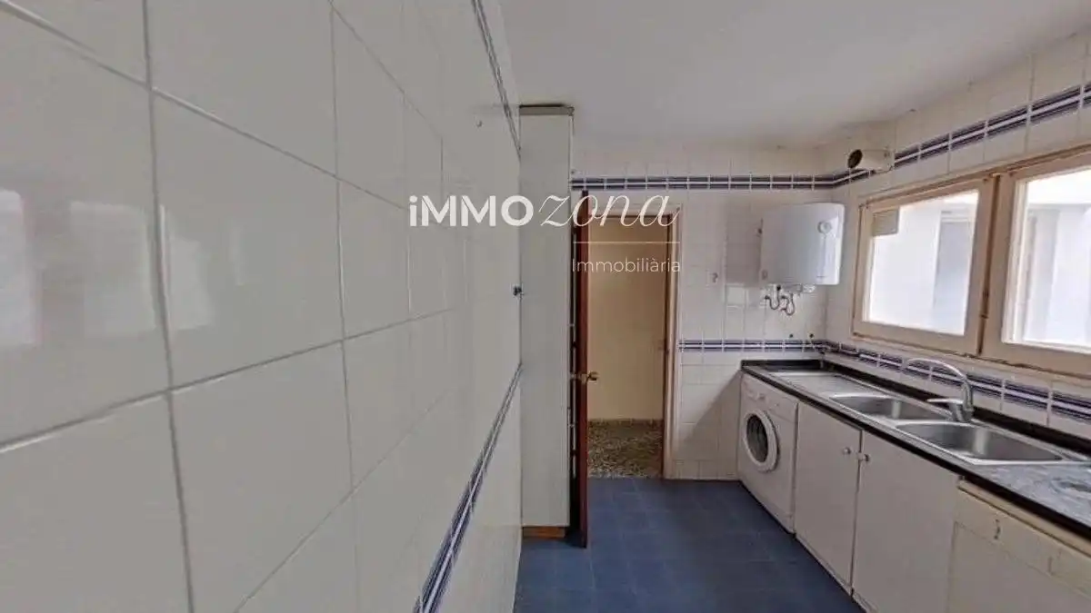 Cocina de Apartamento en venta en Urbanitzacions