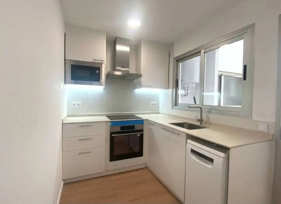 Cocina de Piso de alquiler en Valencia con Aire acondicionado, Lavadora y Balcón