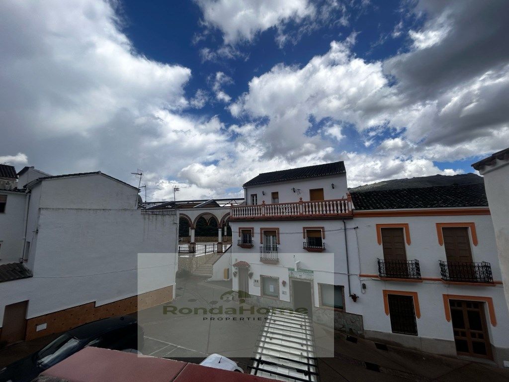 Exterior view of House or chalet for sale in Benaoján