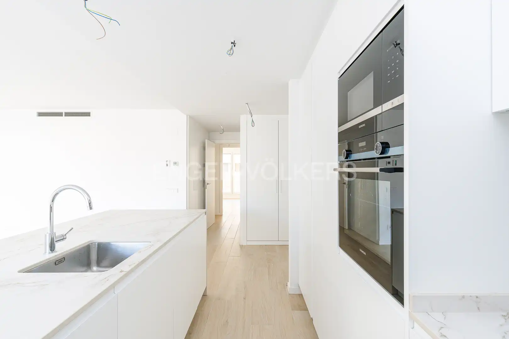 Küche von Wohnung zur Miete in La Moraleja mit Klimaanlage, Heizung und Privatgarten