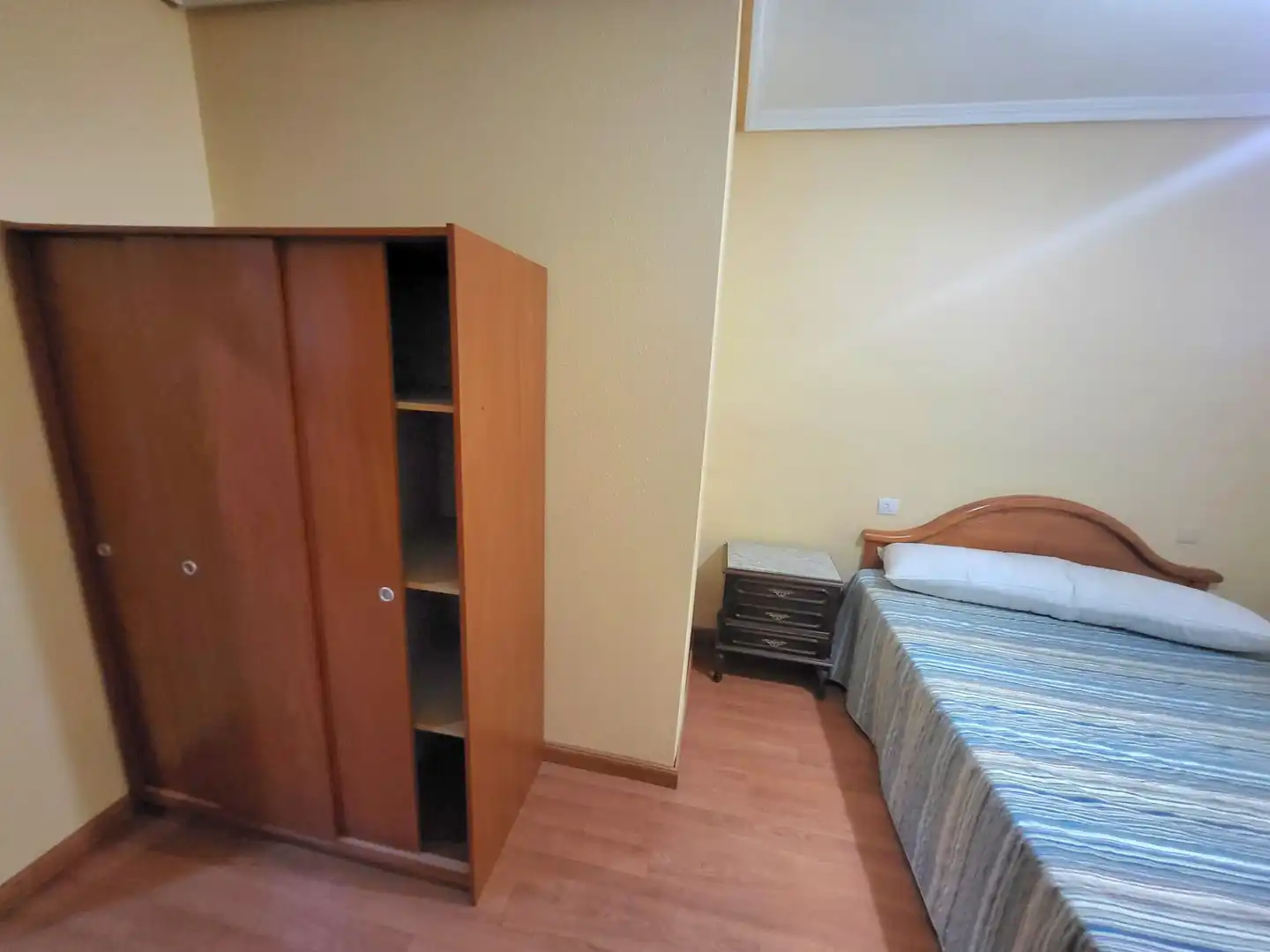 Schlafzimmer von Einfamilien-Reihenhaus zur Miete in Cáceres mit Terrasse und Möbliert