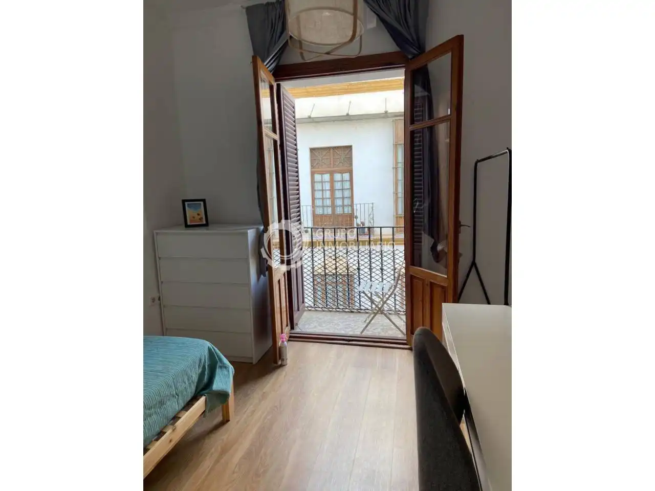 Dormitori de Casa adosada en venda en Puerto Real amb Aire condicionat, Jardí privat i Terrassa