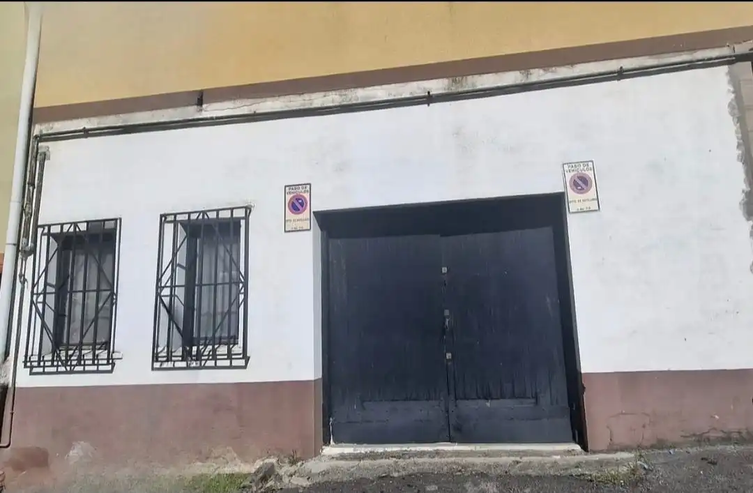 Business premises for sale in Calle Tomas Bretón, imagen 4