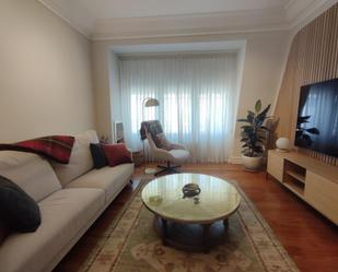 Sala d'estar de Pis de lloguer en Bilbao  amb Aire condicionat