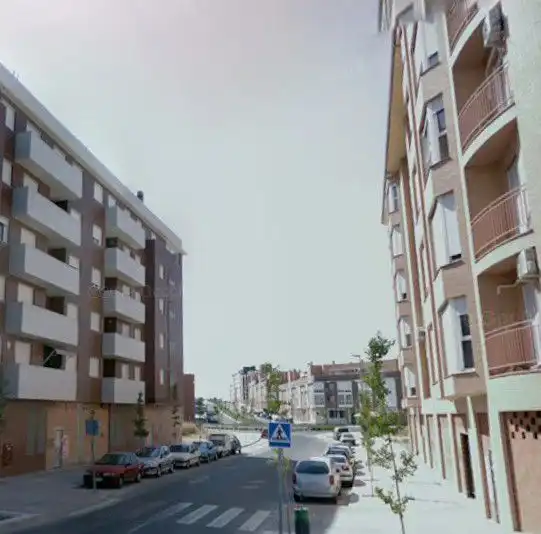 Außenansicht von Wohnung zum Verkauf in Valdemoro mit Klimaanlage, Terrasse und Abstellraum