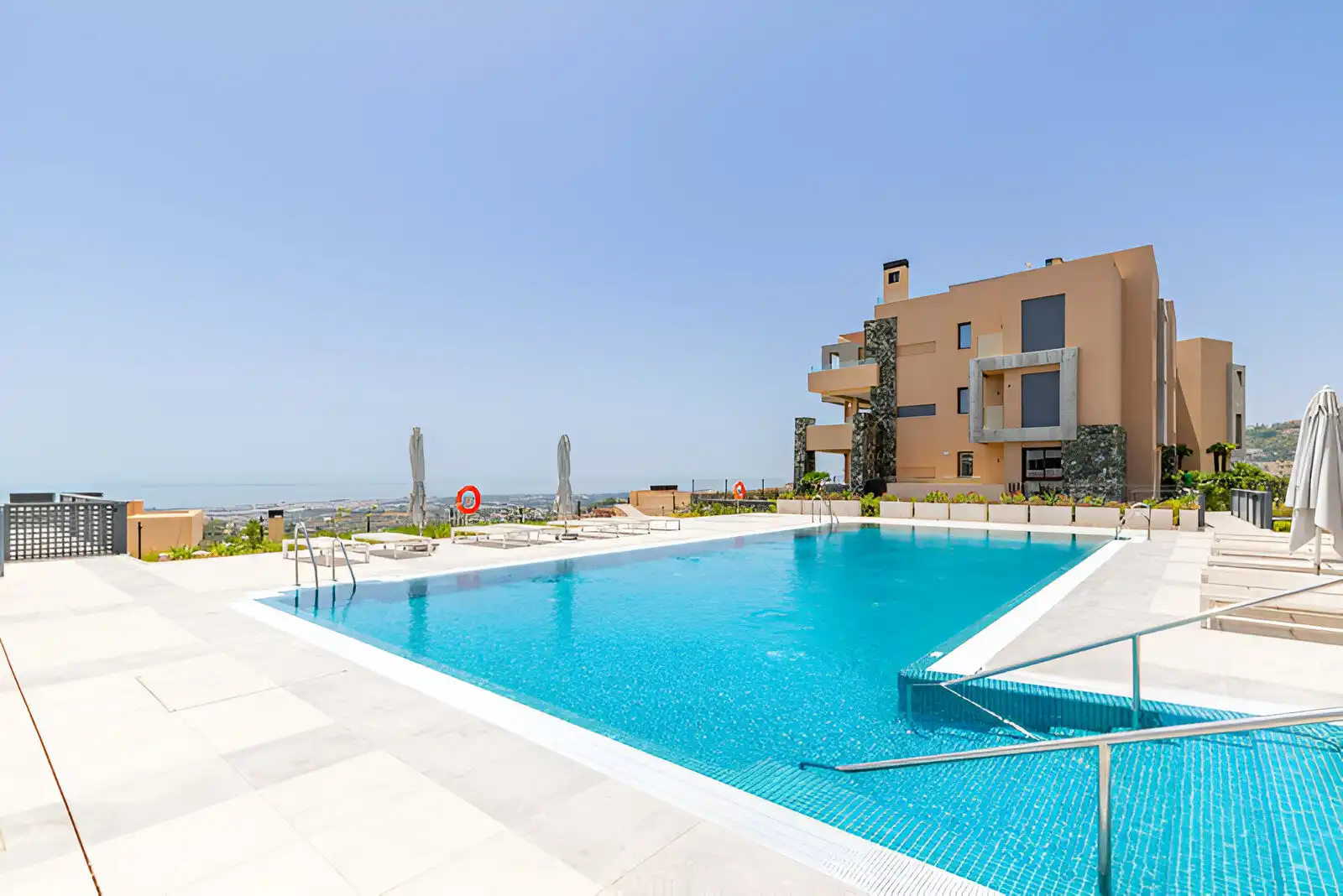 Apartment with pool for sale in La Quinta, imagen 5