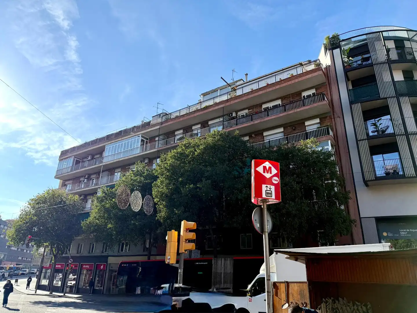 Vista exterior de Ático en venta en Barcelona con Terraza y Balcón