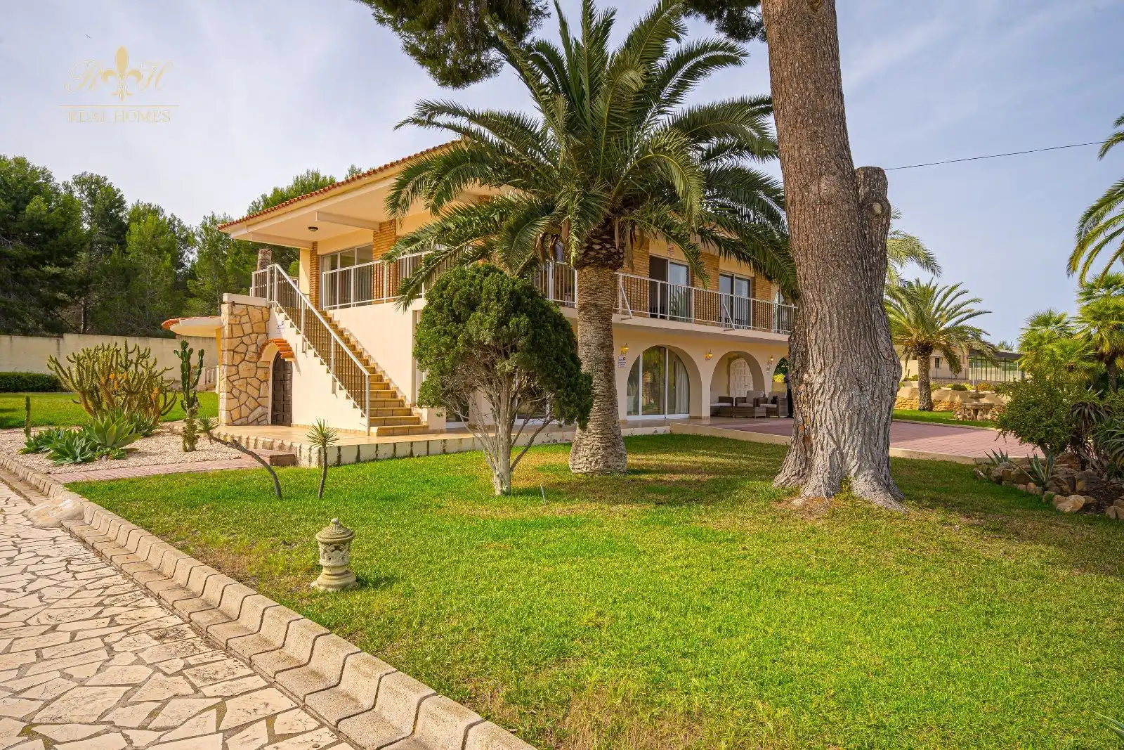 Vista exterior de Casa o xalet en venda en L'Alfàs del Pi amb Aire condicionat, Terrassa i Traster