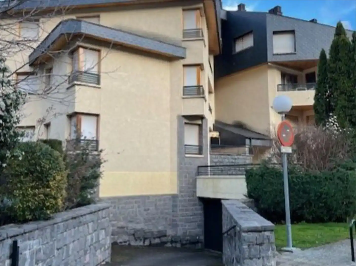 Exterior view of Garage for sale in Biescas