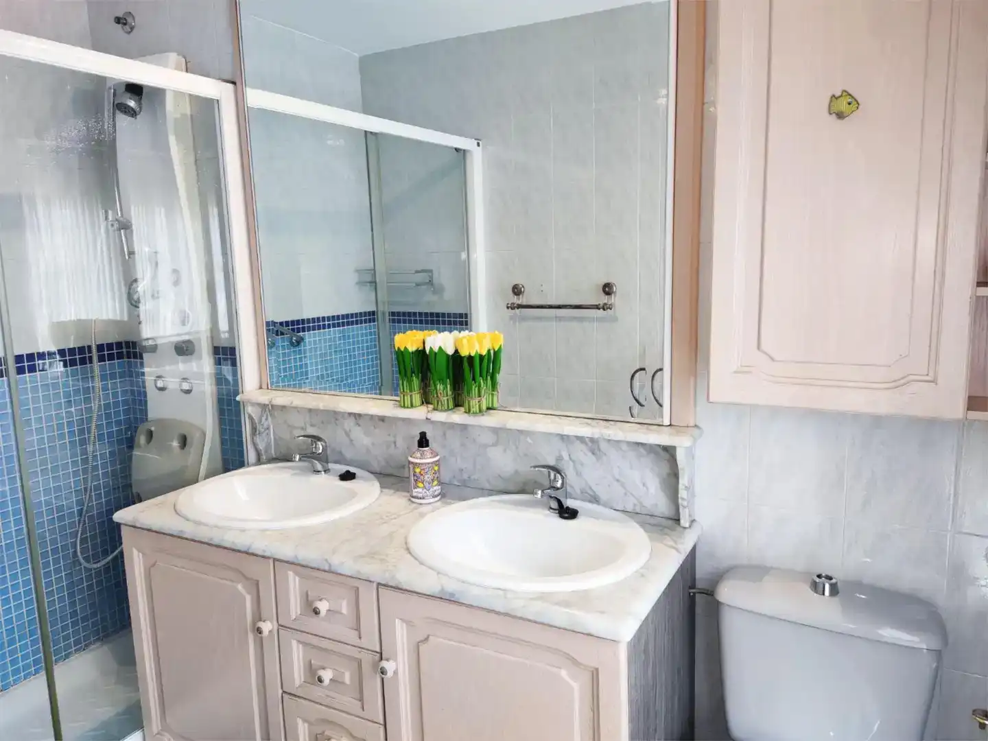 Bathroom of Flat for sale in Getafe  with Air Conditioner, Swimming Pool and Balcony