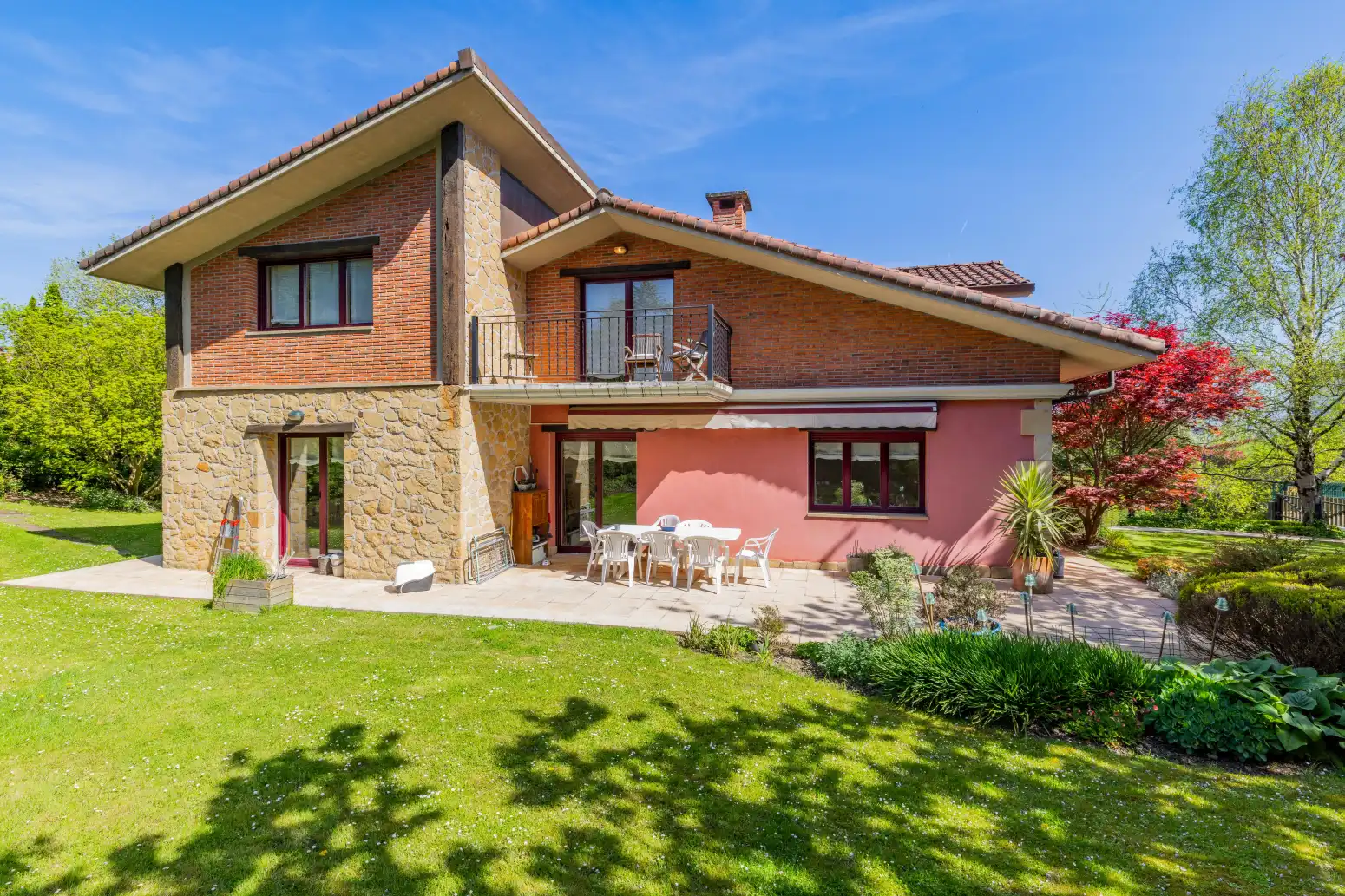 Exterior view of Attic for sale in Donostia - San Sebastián   with Heating, Private garden and Terrace