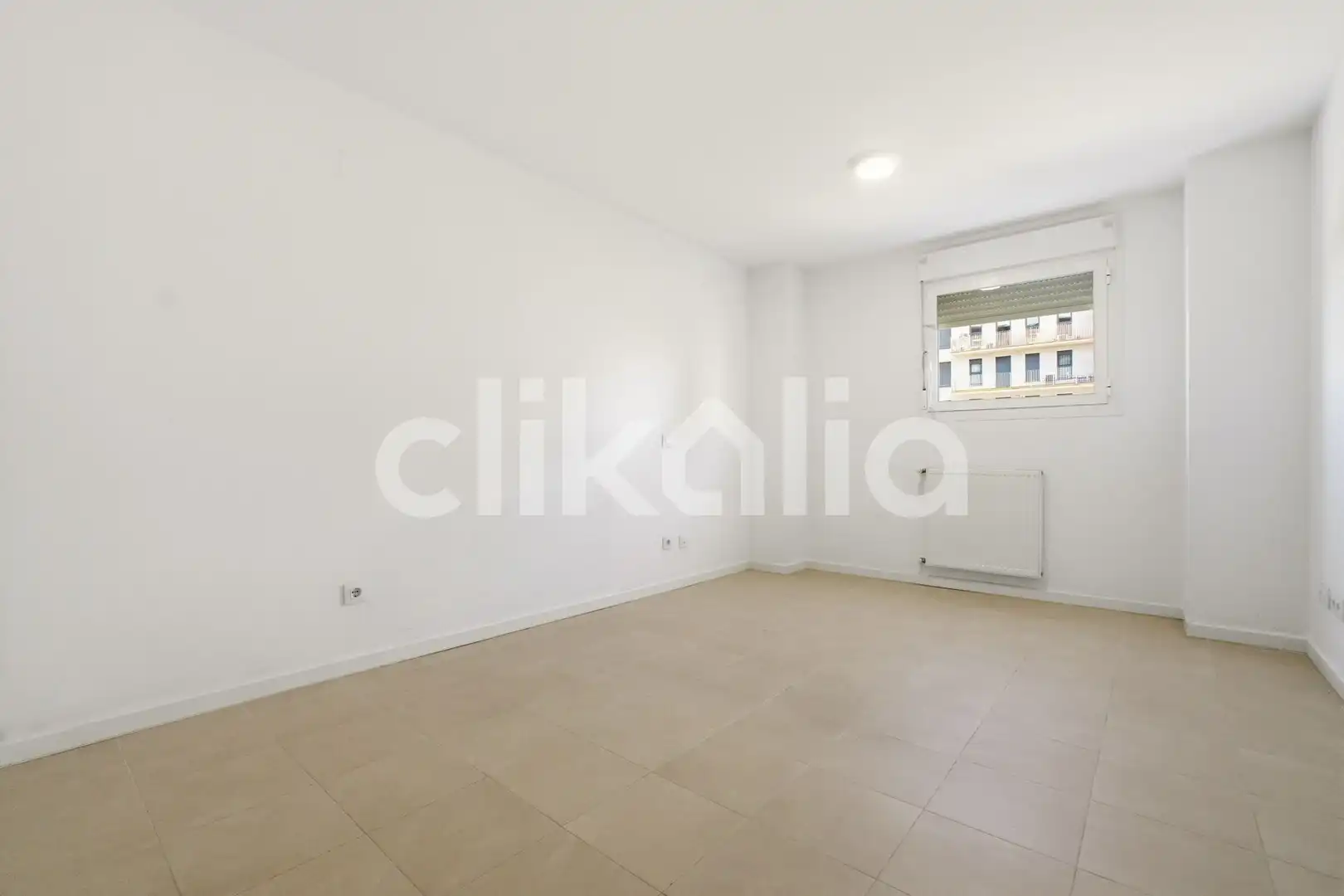 Habitación de Piso en venta en Tres Cantos con Calefacción, Trastero y Piscina