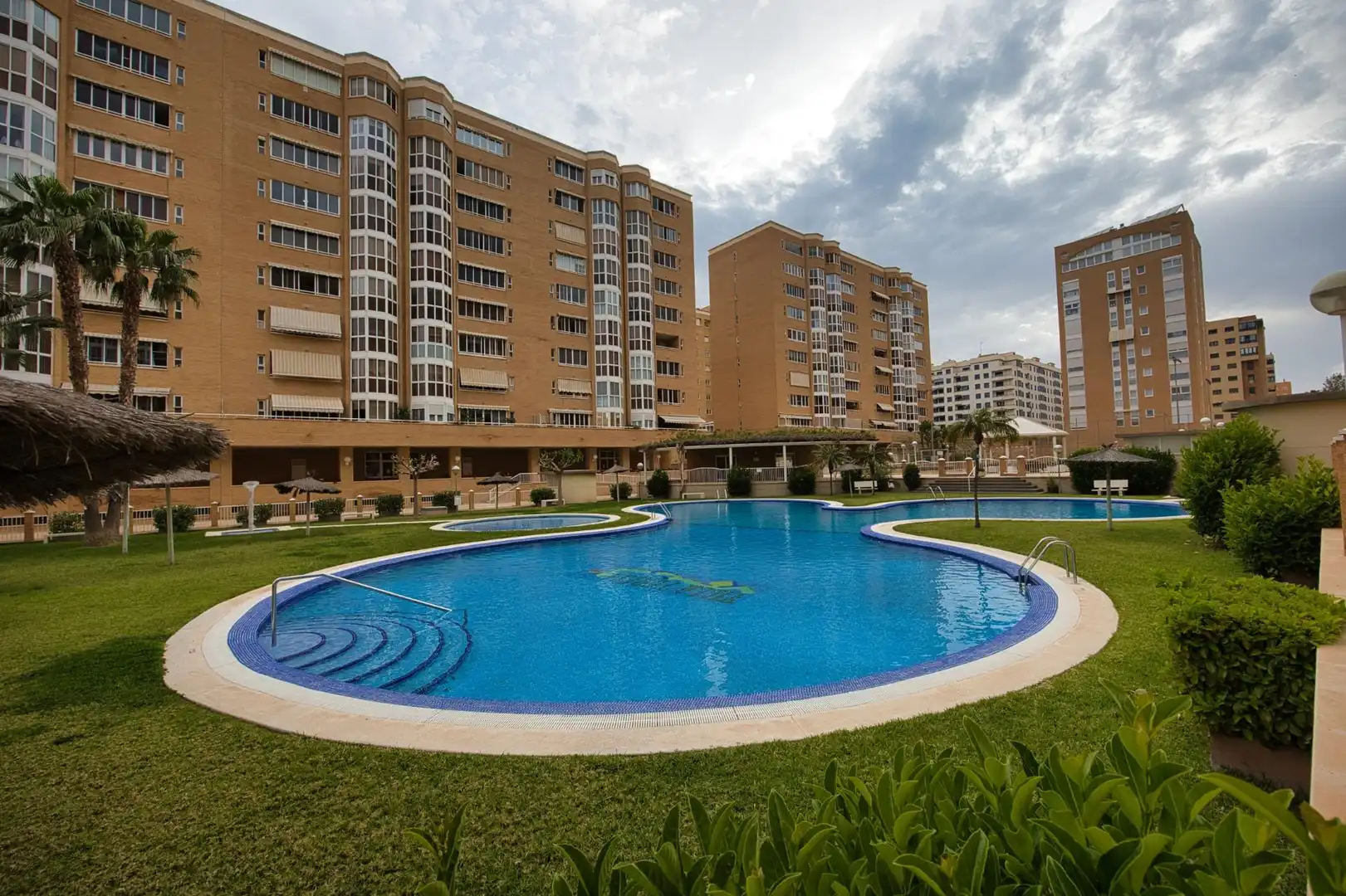 Piscina de Pis en venda en Alicante / Alacant amb Terrassa, Traster i Piscina comunitària