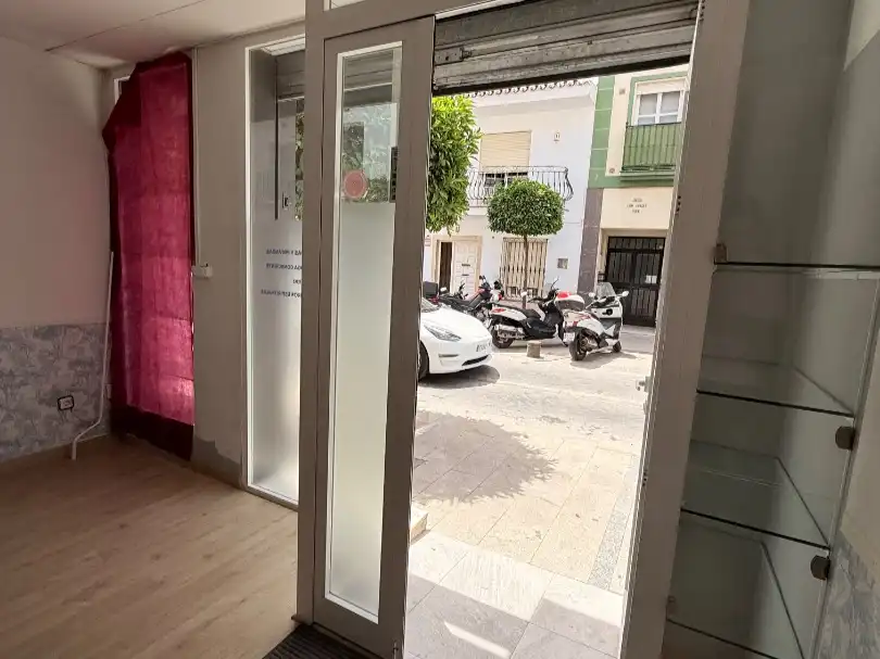 Vista exterior de Local de lloguer en Alhaurín de la Torre amb Aire condicionat, Calefacció i Parquet