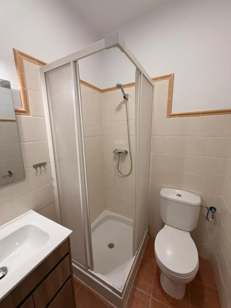 Baño de Piso de alquiler en Caravaca de la Cruz con Amueblado, Horno y Microondas