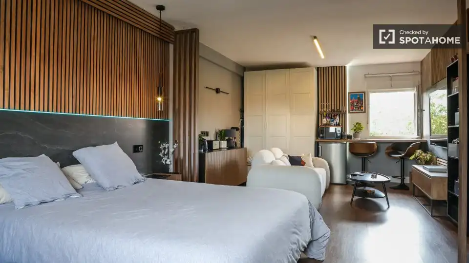 Room in Lucero