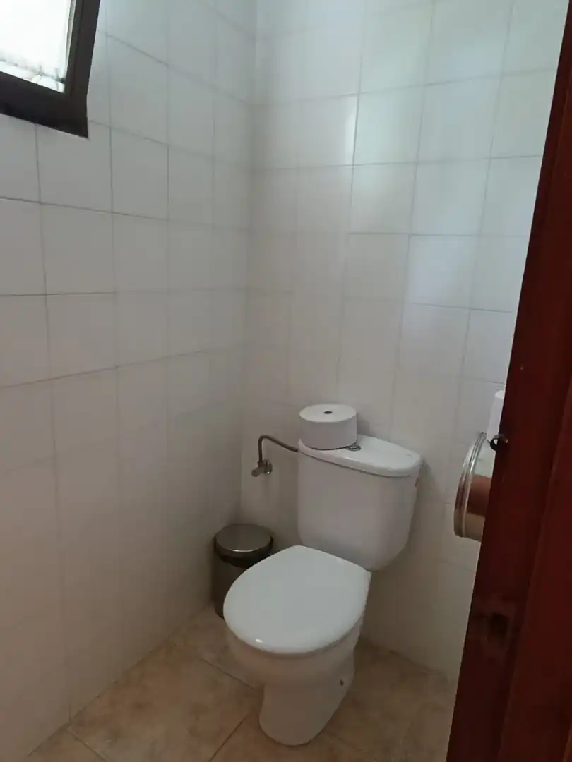 Badezimmer von Geschaftsraum zum Verkauf in Albalate de Zorita mit Klimaanlage, Heizung und Terrasse