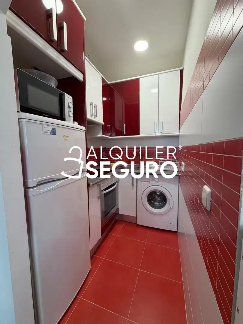 Cocina de Estudio de alquiler en Madrid con Aire acondicionado y Amueblado