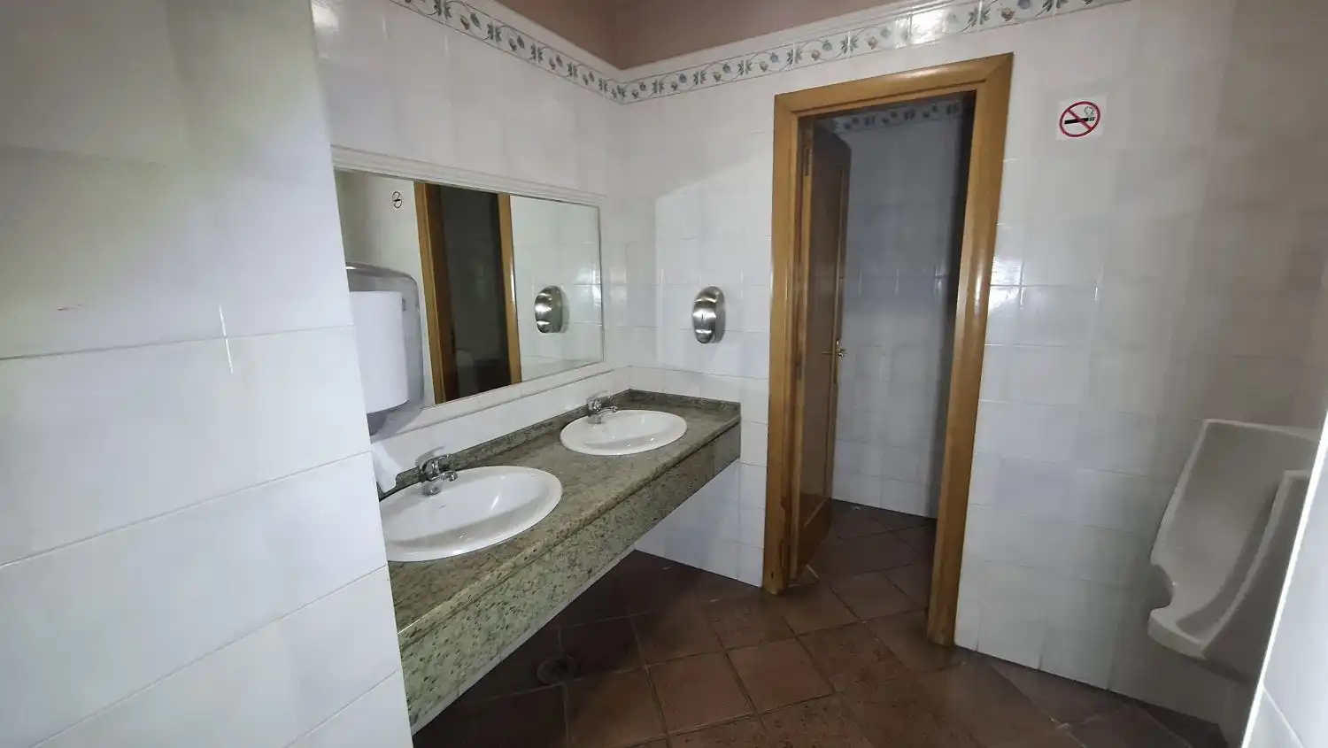 Baño de Local de alquiler en Abegondo con Amueblado