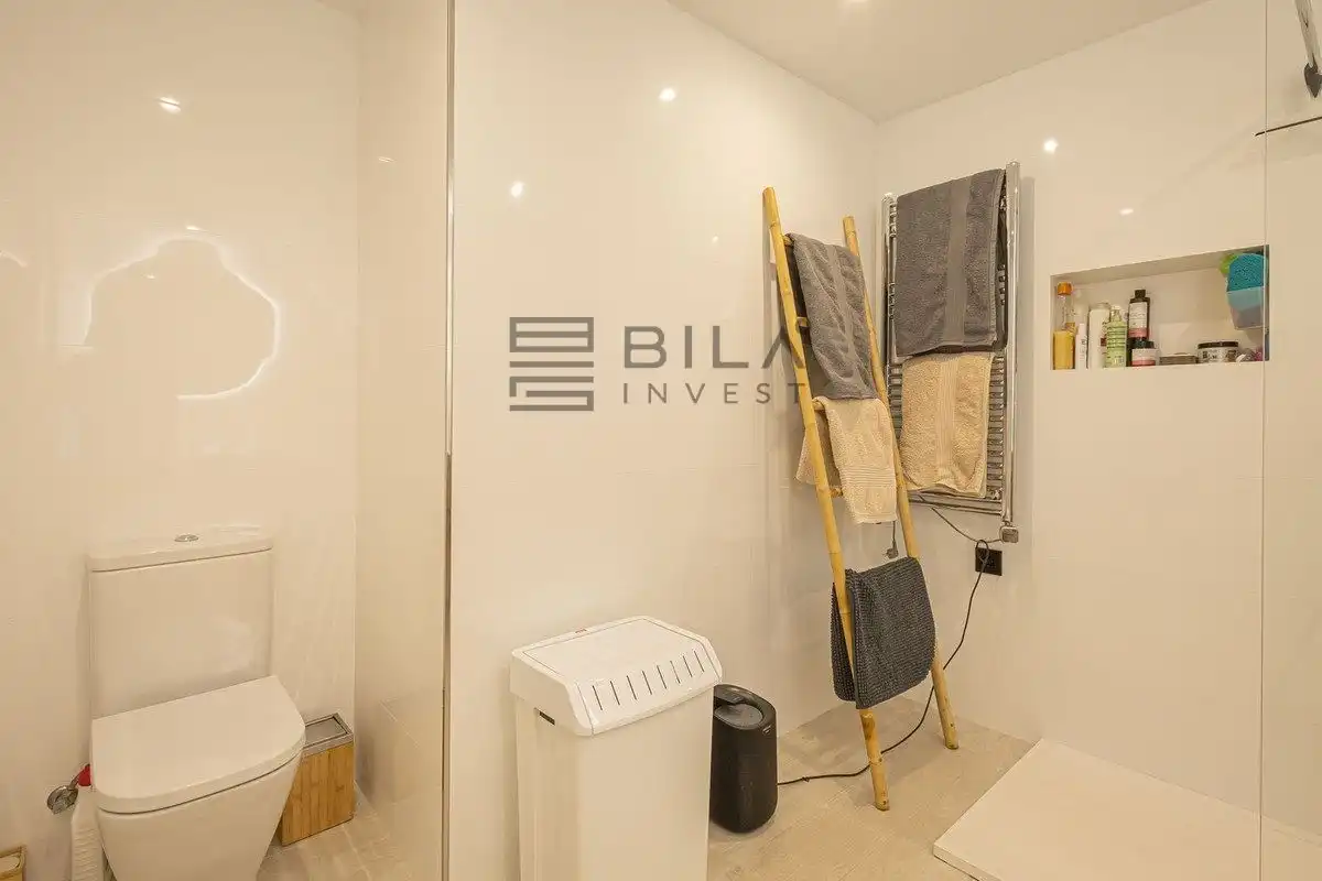 Baño de Dúplex en venta en Fuengirola con Aire acondicionado, Terraza y Piscina