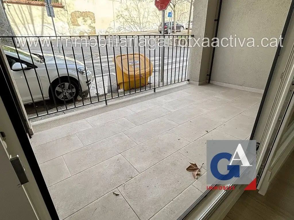 Terraza de Piso en venta en Olot con Calefacción, Terraza y Balcón