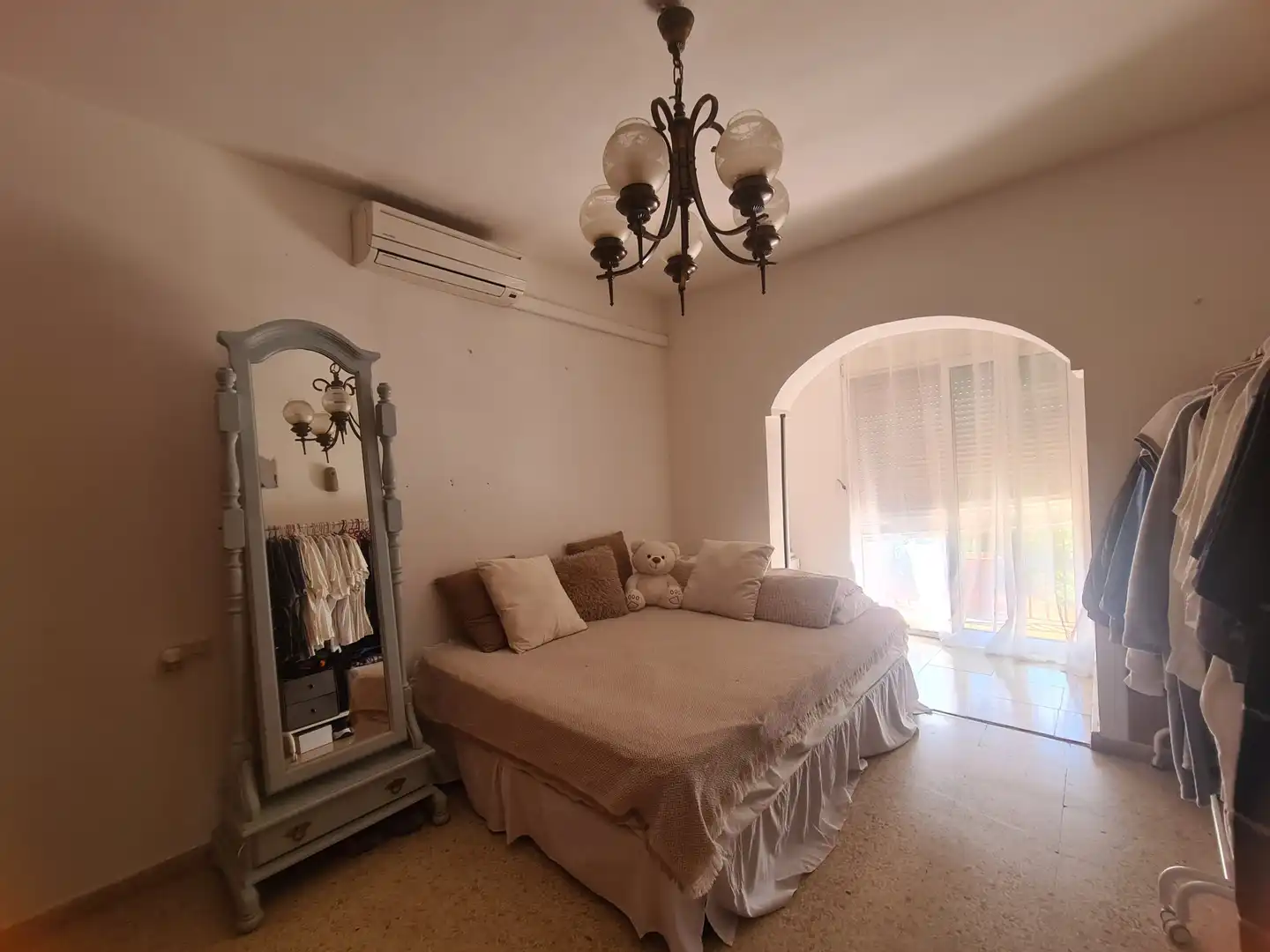 Dormitori de Casa adosada en venda en Estepona amb Aire condicionat, Jardí privat i Terrassa