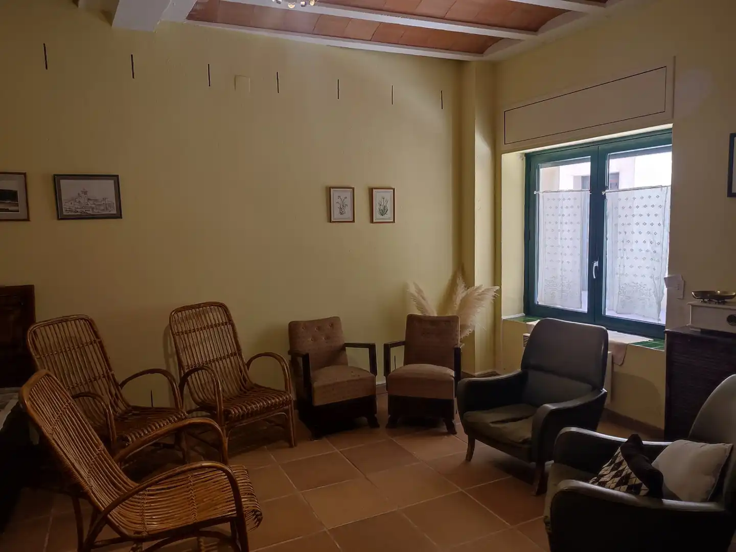 Sala de estar de Casa adosada en venta en Ulldemolins con Calefacción, Jardín privado y Parquet