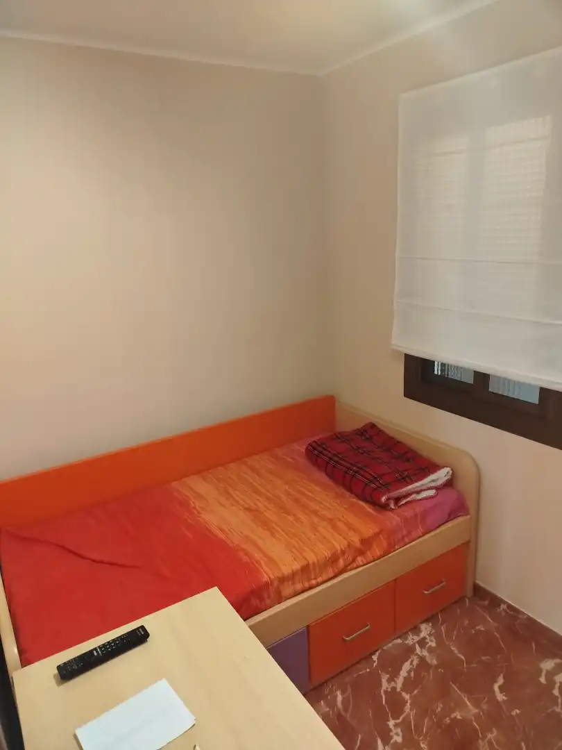 Habitación de Piso en venta en Badalona con Aire acondicionado, Amueblado y Horno