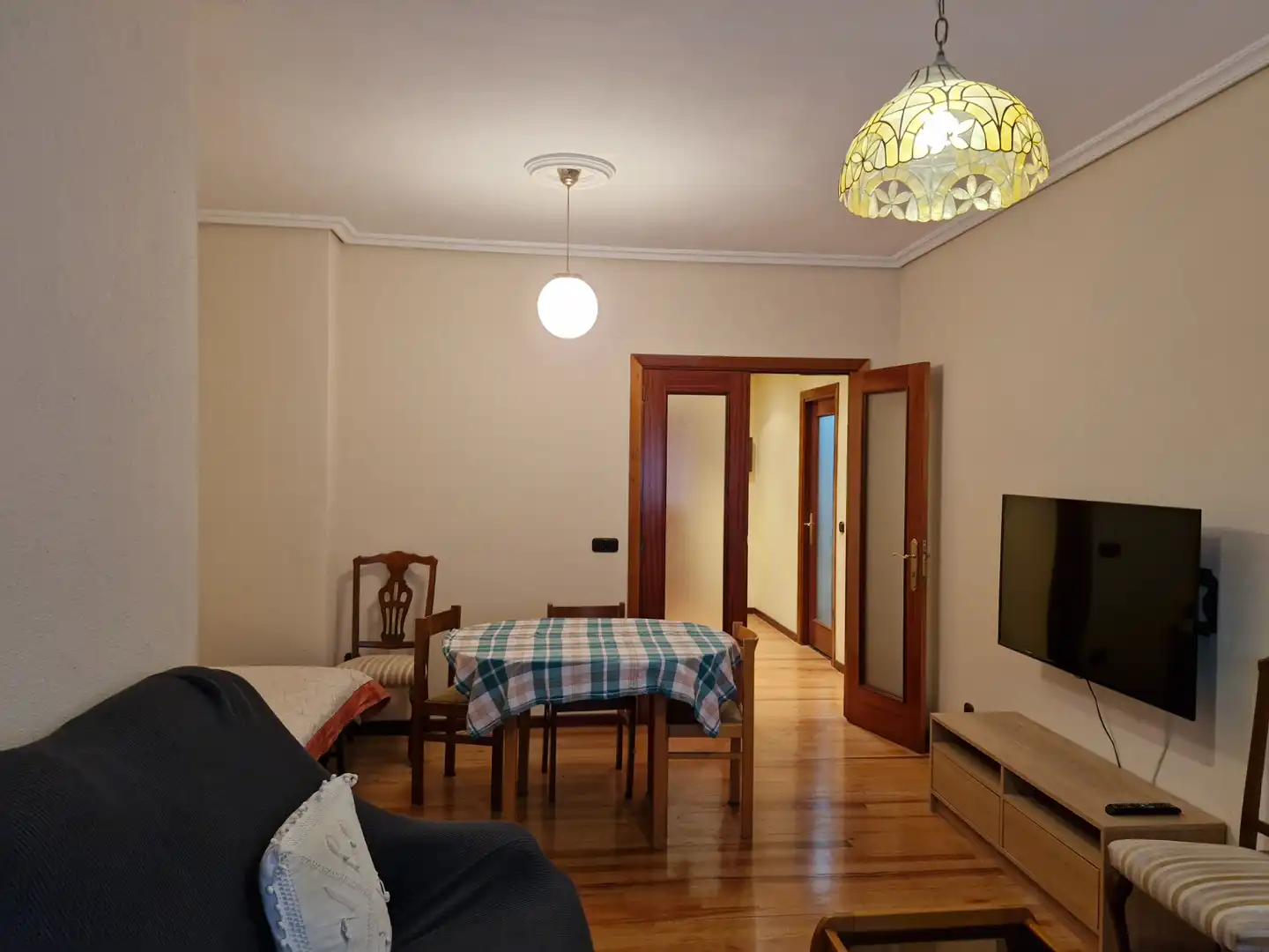Sala de estar de Piso de alquiler en Vitoria - Gasteiz con Calefacción, Parquet y Amueblado