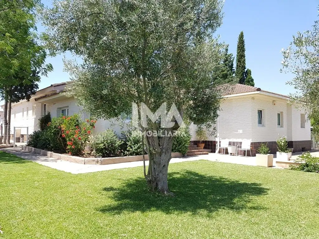 Chalet con piscina en venta en Montealegre, imagen 3