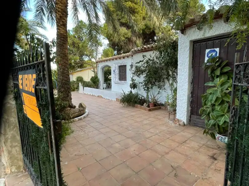 Villa mit Garten zum Verkauf in LOS PINOS 12