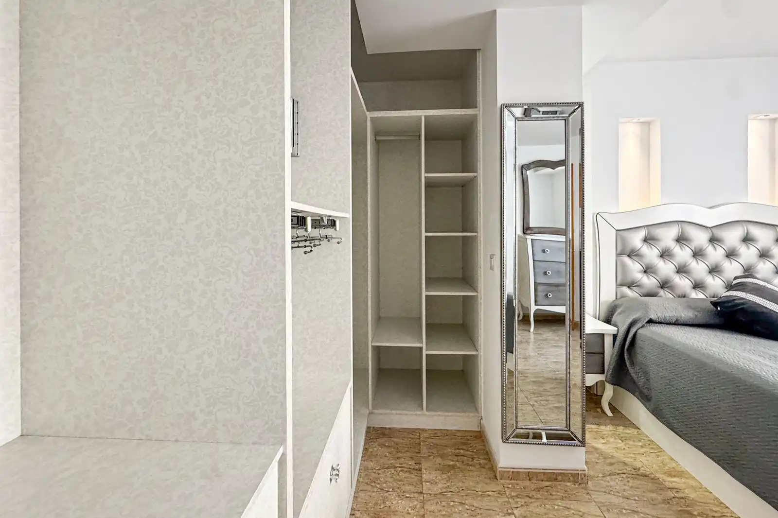 Bedroom of Flat for sale in Vícar
