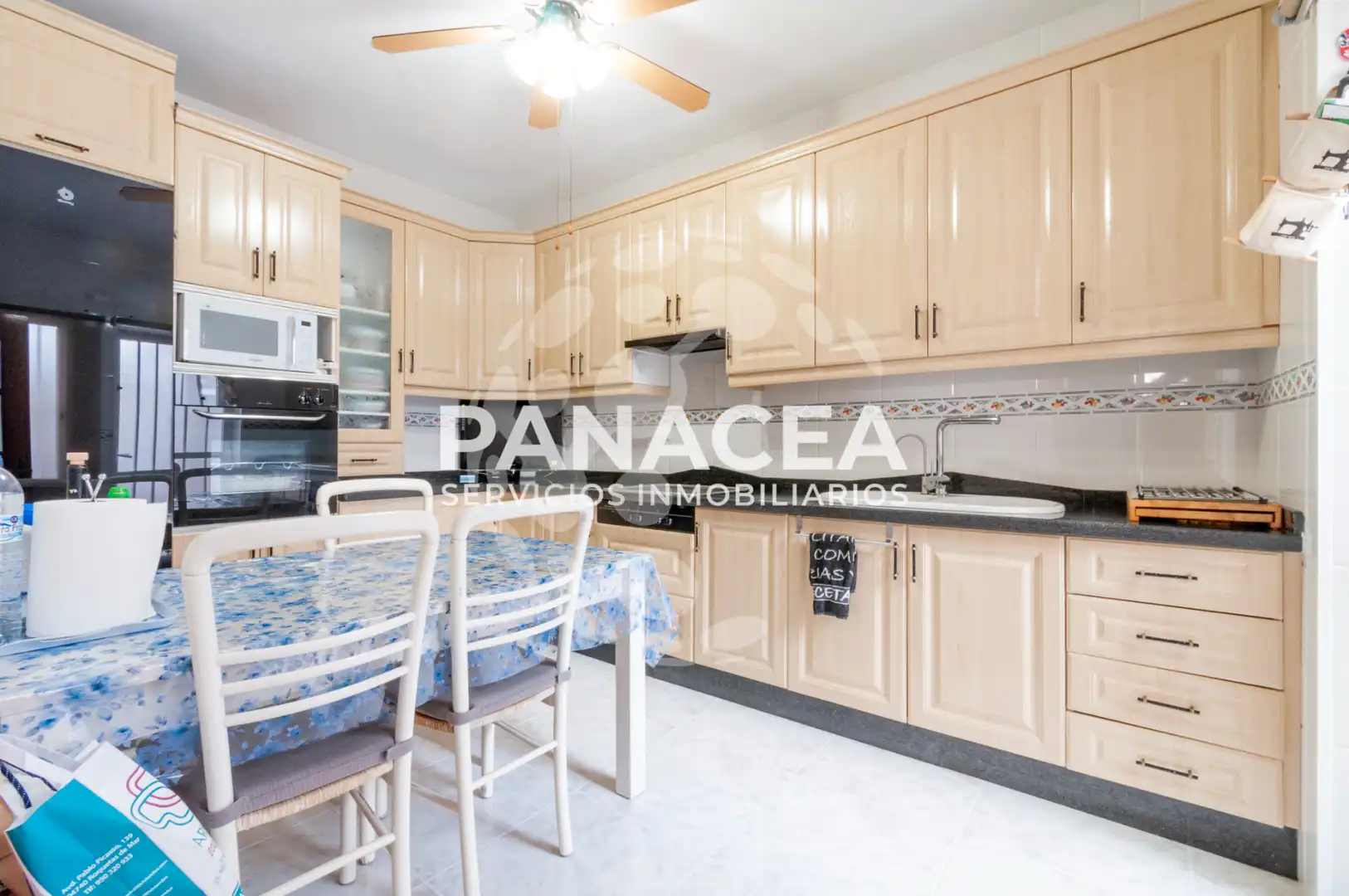Houses for sale in Roquetas Pueblo