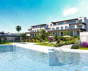 Piscina de Apartament en venda en Estepona amb Aire condicionat, Jardí privat i Terrassa