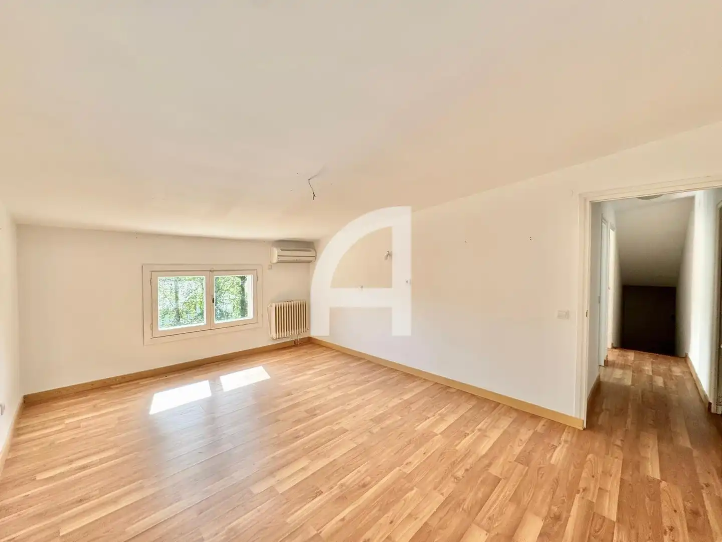 Sala de estar de Casa o chalet en venta en Villanueva de la Cañada con Aire acondicionado, Calefacción y Jardín privado