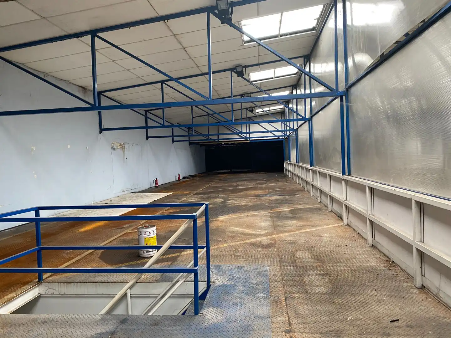 Industrial buildings for sale in Camargo