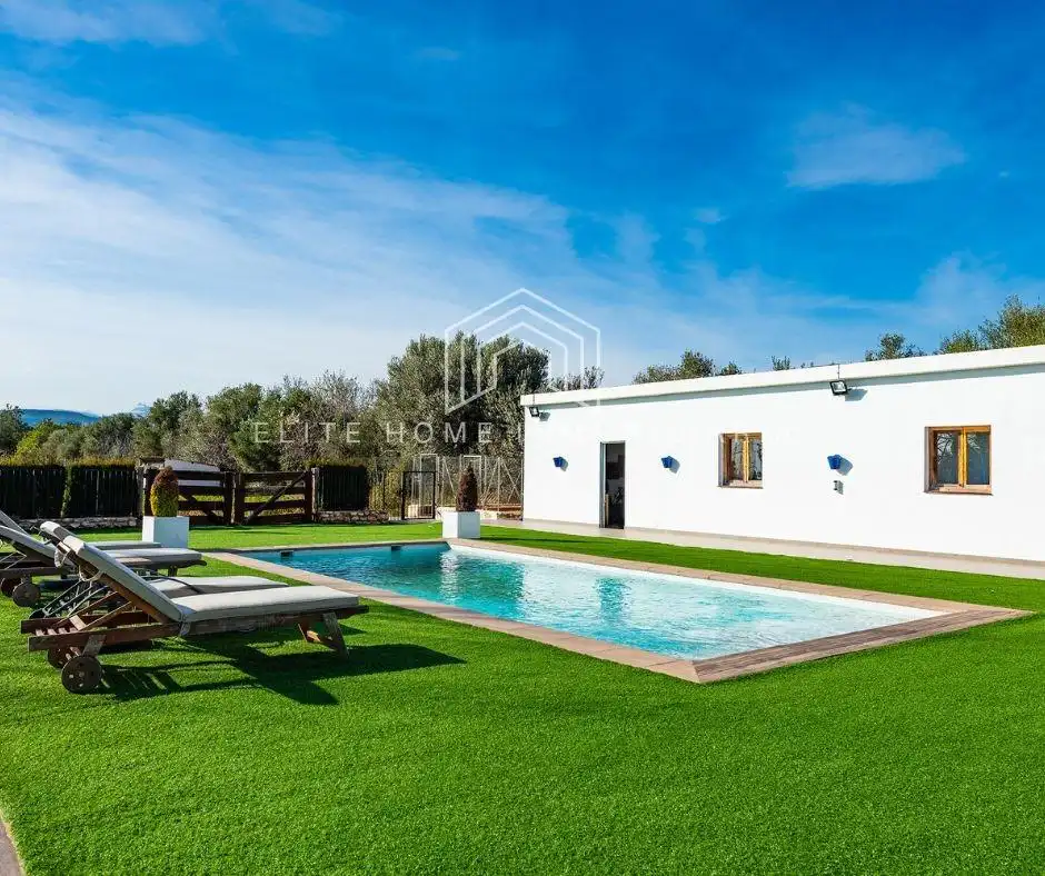Swimming pool of Houses for sale in Useras /  Les Useres  with Air Conditioner, Private garden and Terrace