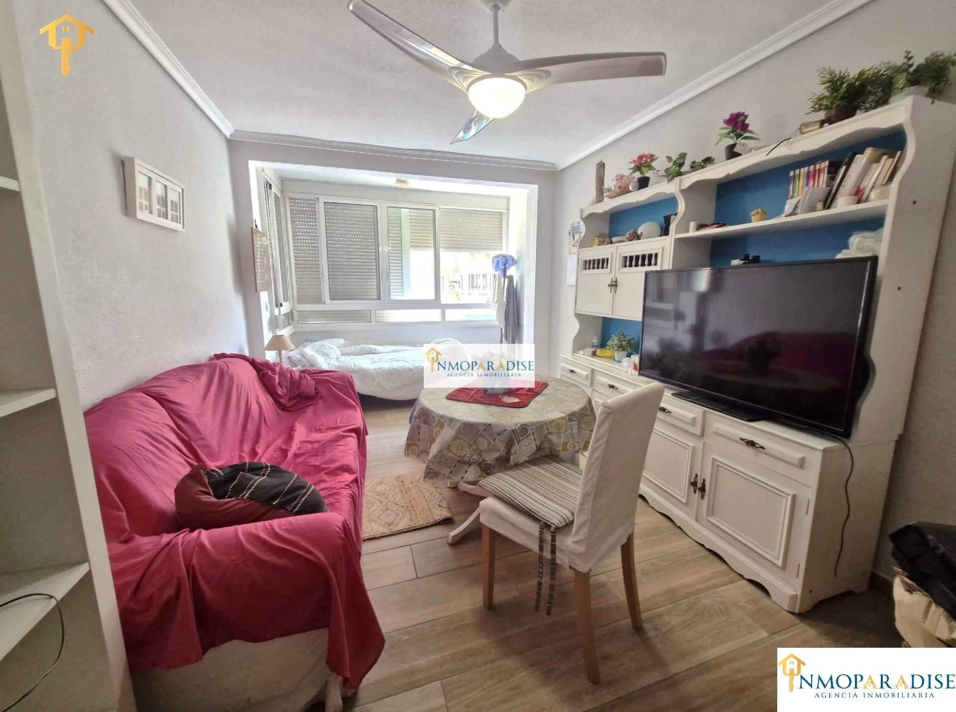 Sala d'estar de Pis en venda en Alicante / Alacant amb Terrassa i Balcó