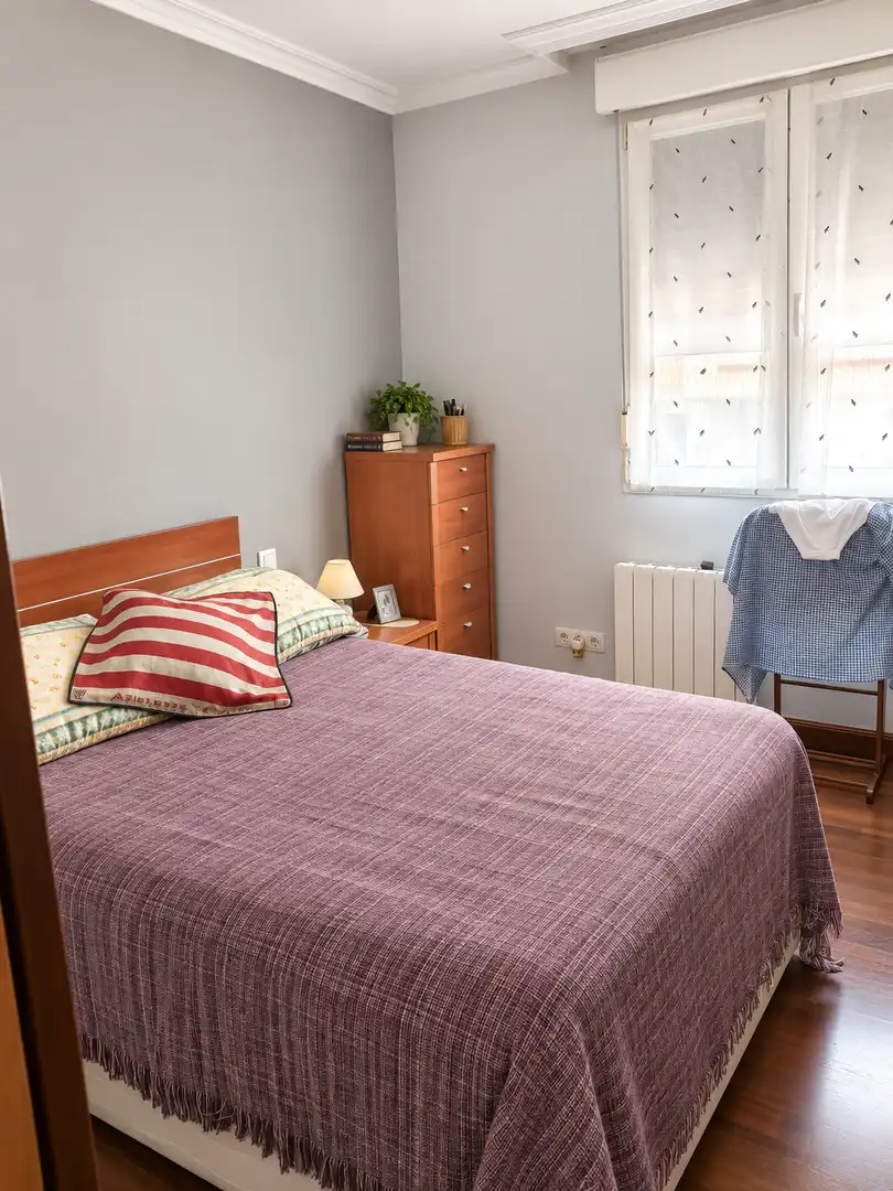 Bedroom of Flat for sale in Deusto