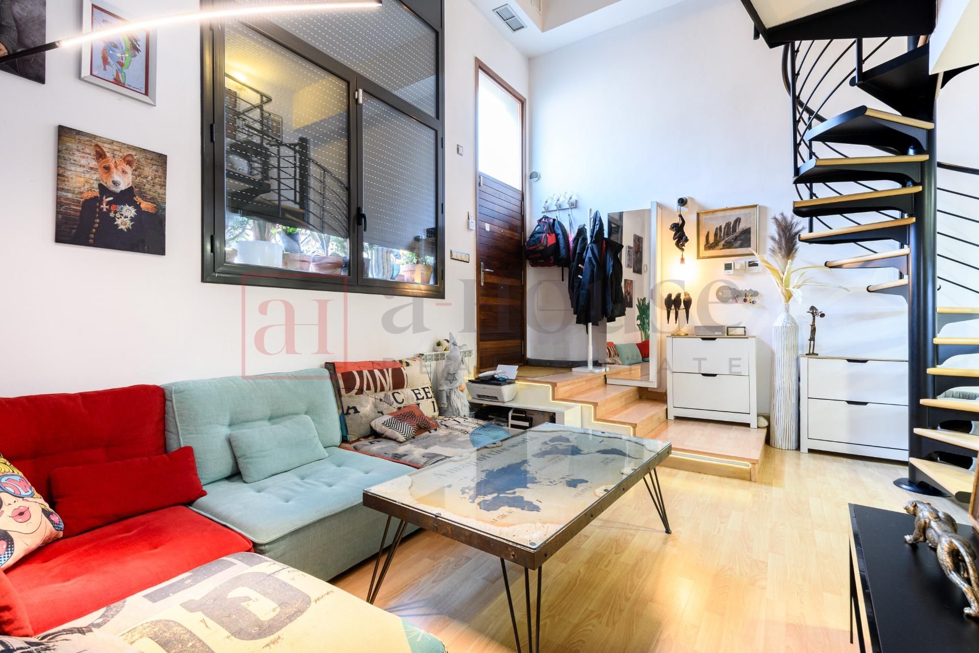 Living room of Duplex for sale in  Barcelona Capital  with Air Conditioner, Heating and Parquet flooring