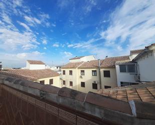 Vista exterior de Dúplex en venda en Baena amb Terrassa