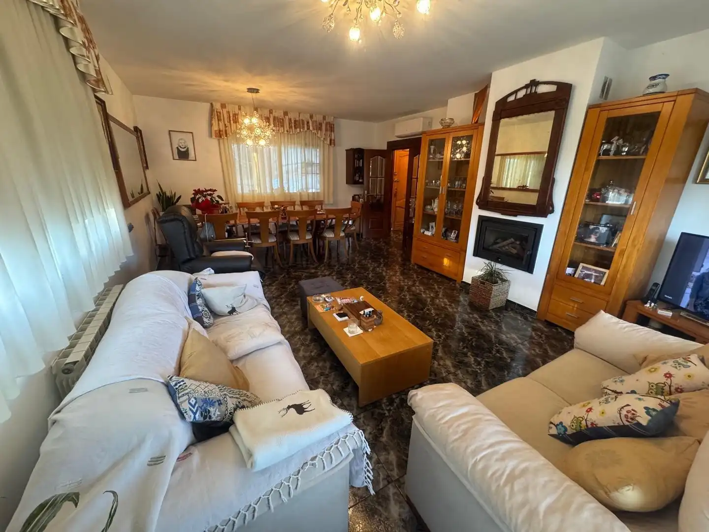 Sala de estar de Casa o chalet en venta en Corbera de Llobregat con Calefacción, Jardín privado y Terraza
