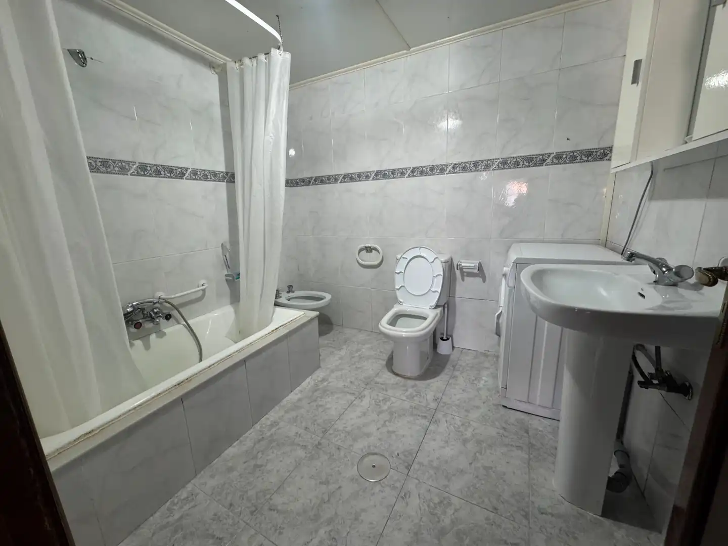 Baño de Casa adosada en venta en Muros con Amueblado